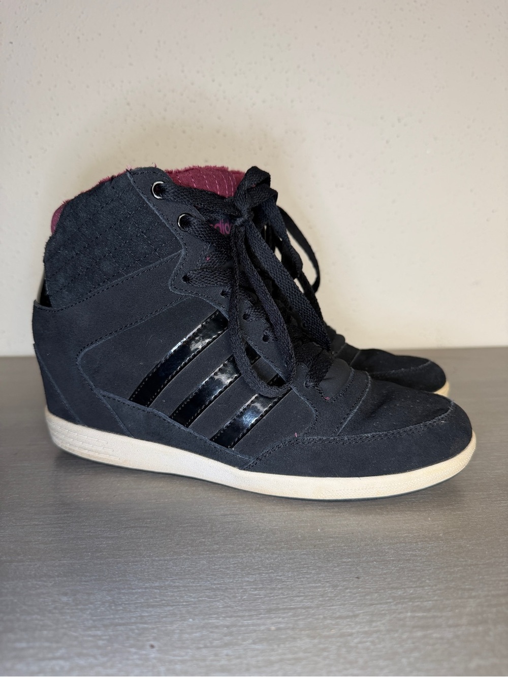Women's Adidas Neo Label Super Wedge Sneakers Black Suede Faux Fur Size 8 F98650